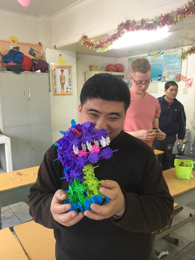 Daniel在西安做志愿者時(shí)接觸過(guò)的一個(gè)孩子