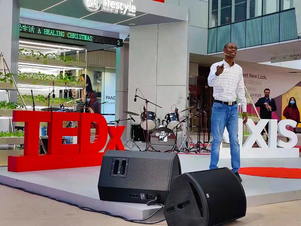 行業(yè)專家Stephen Agyeman發(fā)表演講