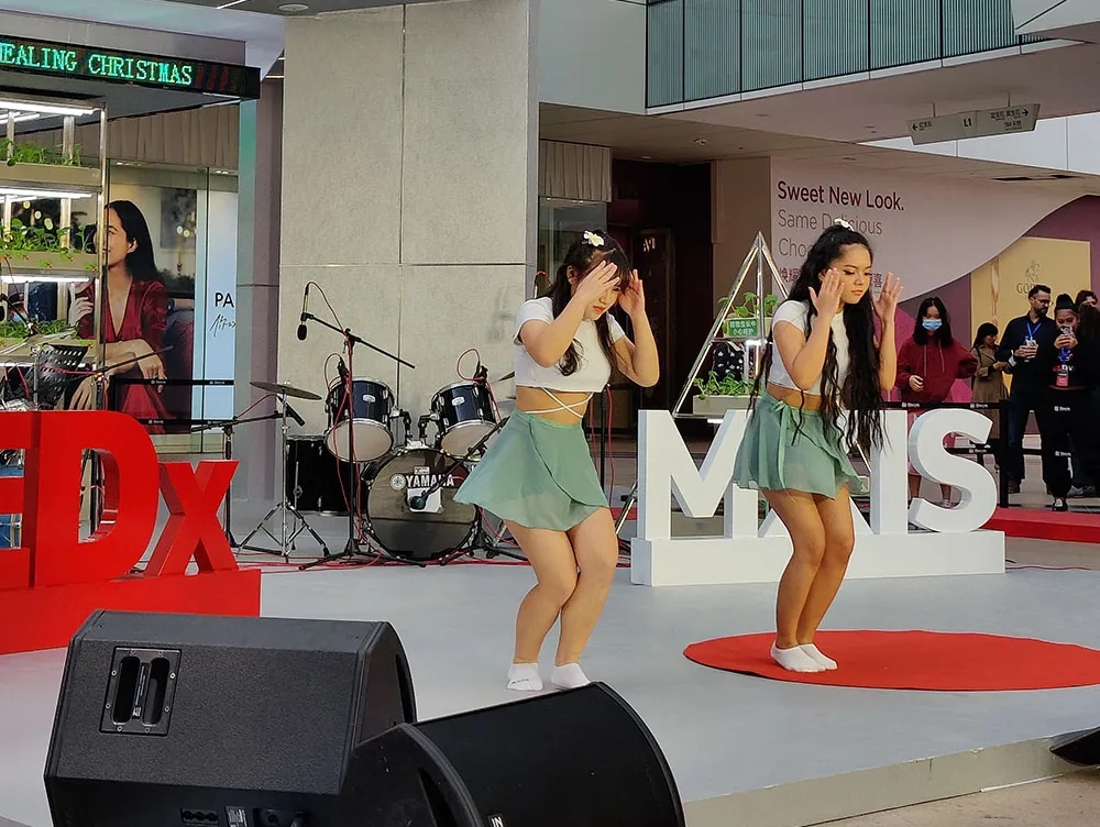 學(xué)生舞蹈表演