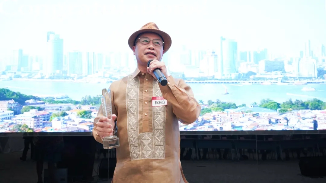 獲獎(jiǎng)?wù)連ong