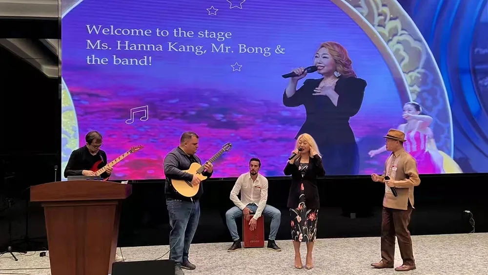 活動參與者Hanna表演節(jié)目