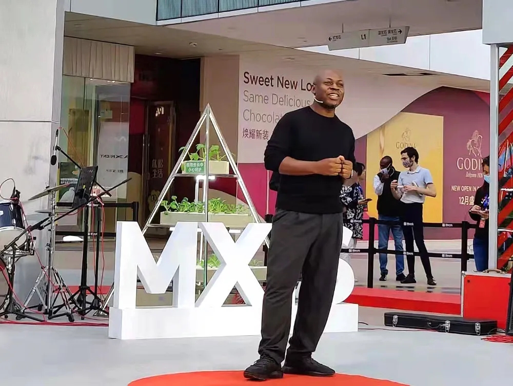 行業(yè)專家Bode Oluwa發(fā)表演講