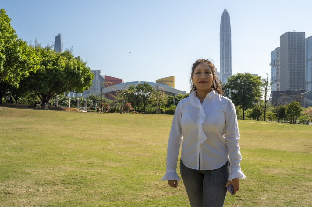 Edcia at Lianhua Hill Park. Photo by Lin Jianping
