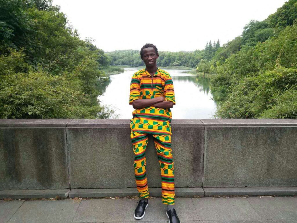 The road from zhejiang university xixi campus to zhijiang campus