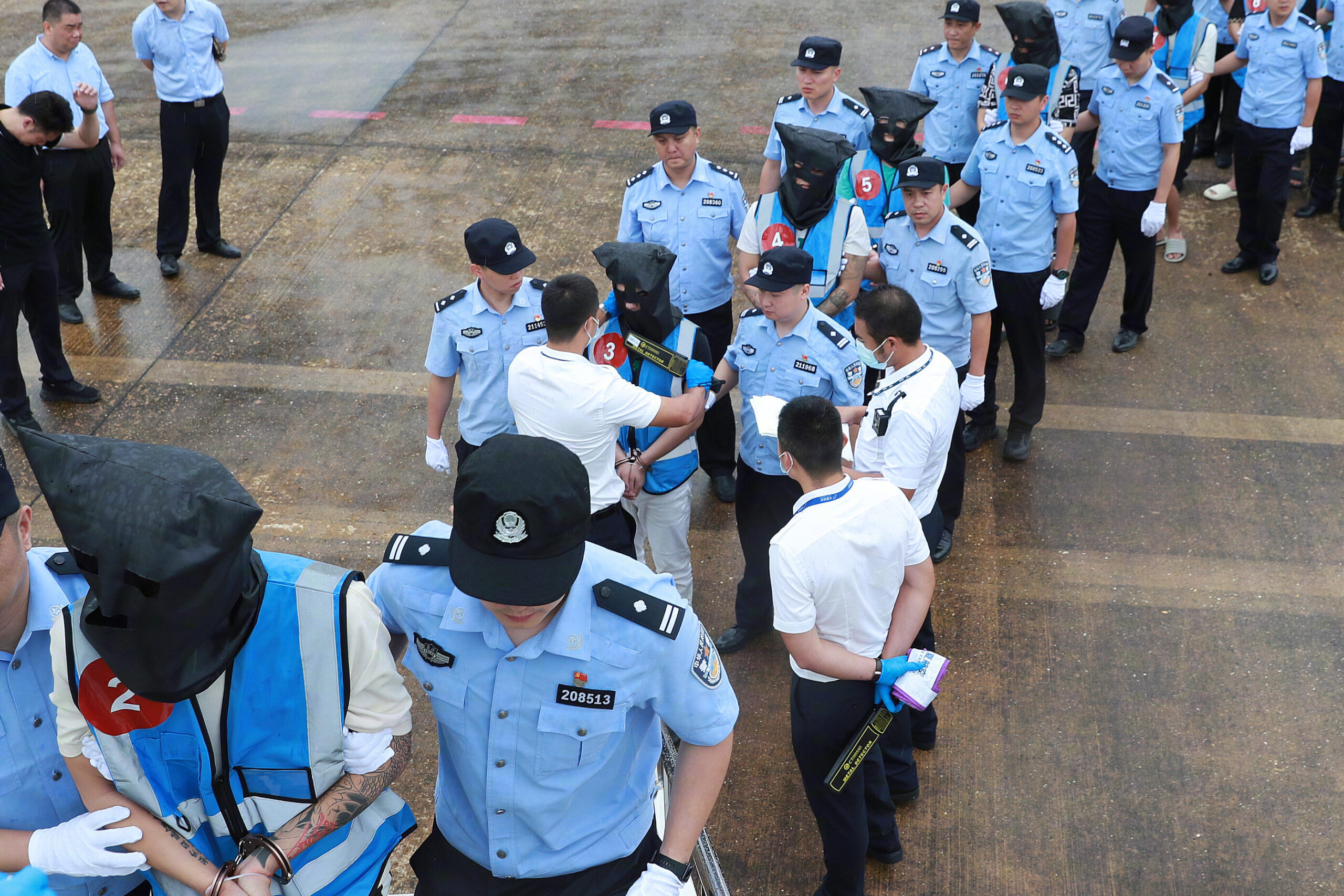 電信網(wǎng)絡(luò)詐騙犯落網(wǎng) 公安部積極開(kāi)展國(guó)際執(zhí)法合作